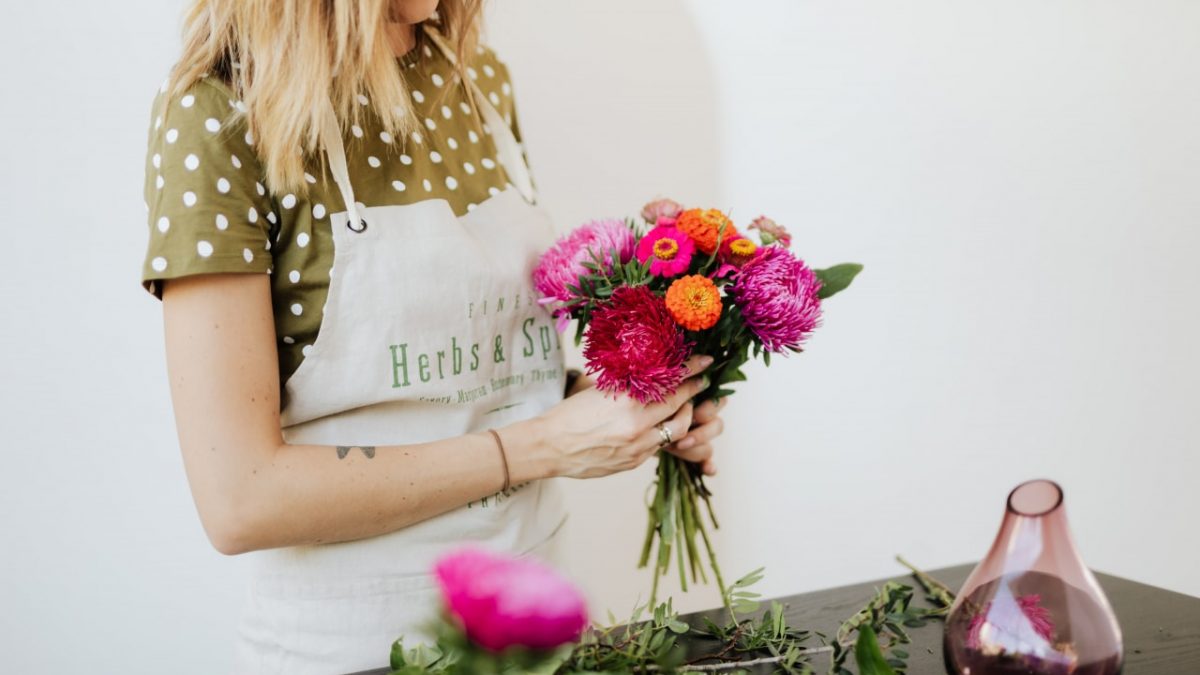 Potwór pracowników z furloughed kwiaciarnia